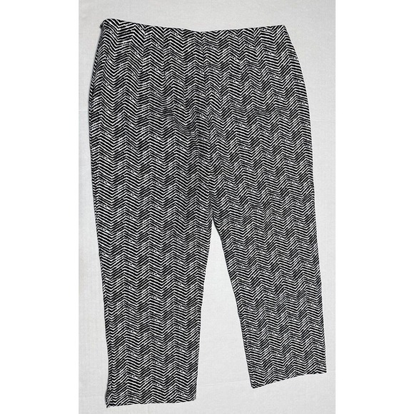 Chico's Women's So Slimming Side Zip Black And White Size 0 Crop Super Comfy - Picture 8 of 14